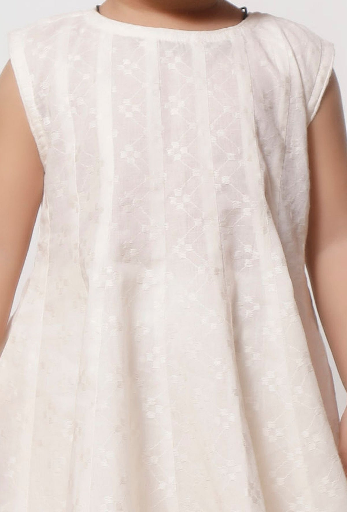 Set of 2: Frost White Cut Sleeves Malmal Anarkali with Churidar サイズ 3〜4歳
