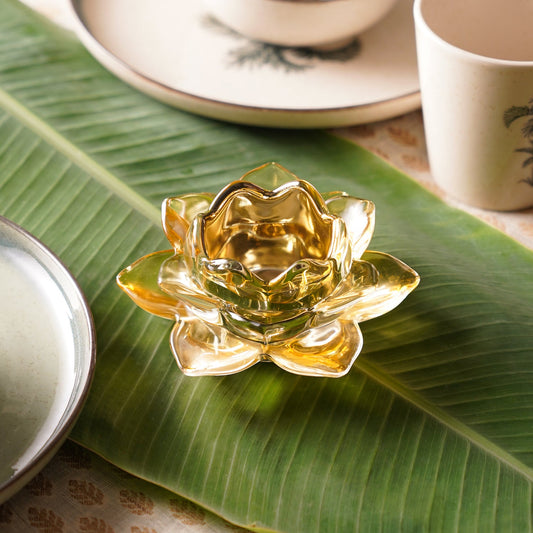 Set of 2 Light Green Glass Lotus Shaped Tealight Holders