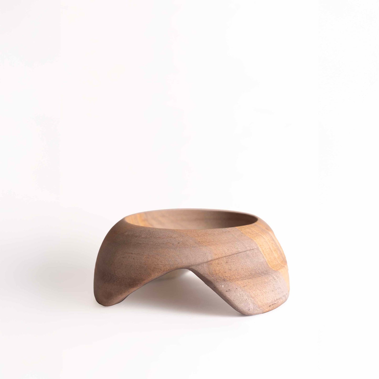 NIRVA OBJECTS 小: 16.5(L) x 22.9(B) x 8.9(H)、大: 22.8(L) x 22.5(B) x 9(H)