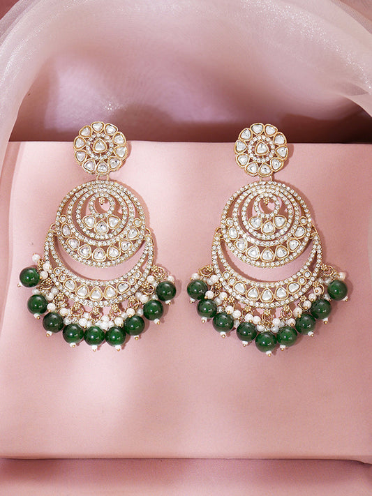 【Rubans】 Gold Plated Green Beaded Kundan Chandbali With Pearl Detailing Earrings|ゴールドメッキ グリーンビーズ クンダン シャンドバリ イヤリング(パール付き)