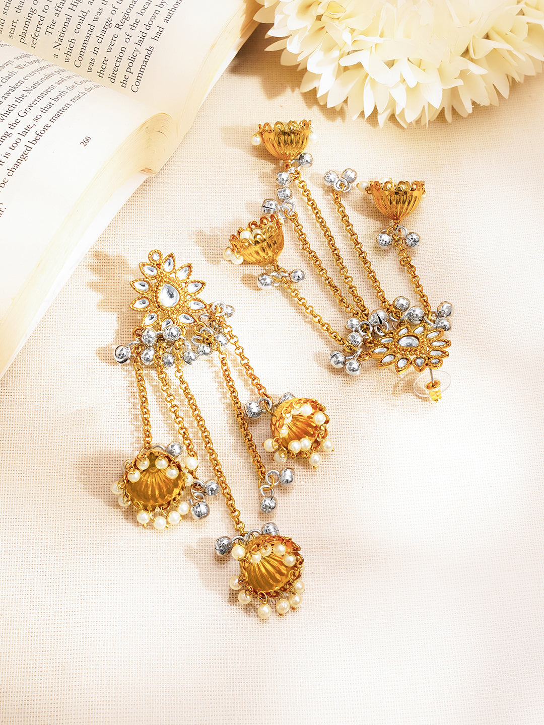 【Rubans】 Gold Plated Kundan Floral Pearl Beaded Jhumkas|ゴールドメッキ クンダン フローラル パールビーズ ジュムカ