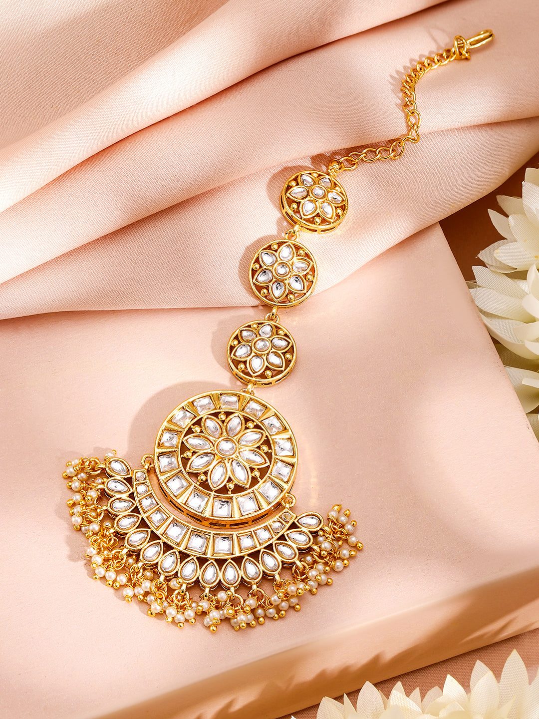 Vibrant White Cream Earring & Maangtikka Set Kundan Gold