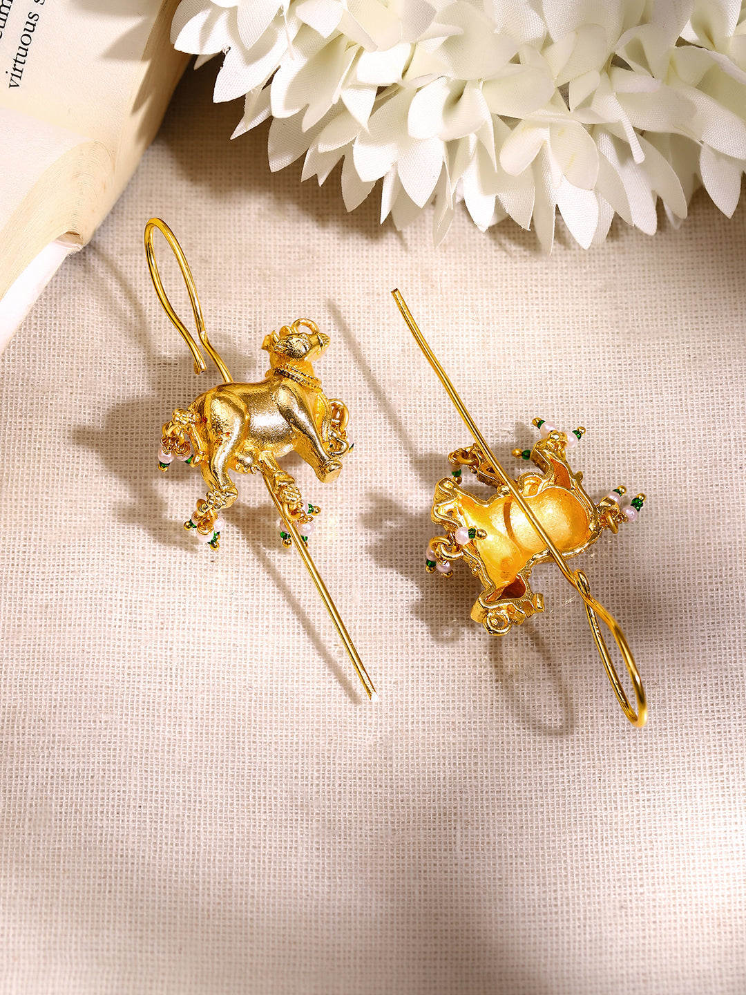 【Rubans】Gold Plated Nandi Pearl Charm Statement Earrings|ゴールドメッキ ナンディ パール チャーム ステートメントピアス