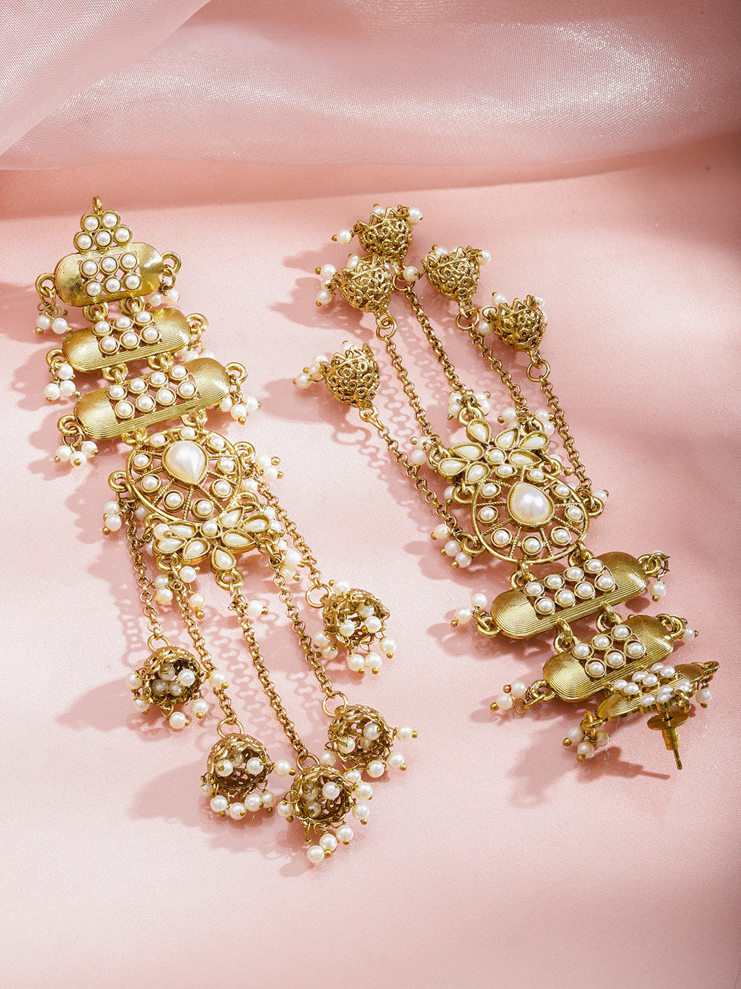 Rubans 18K Mehndi Gold-Plated White Pearl Studded Layered Shoulder Duster Jhumka Earrings フリーサイズ