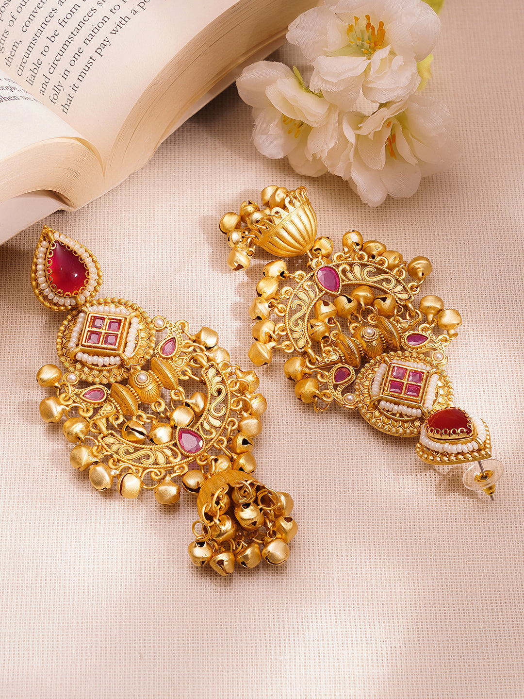 【Rubans】 Gold-Plated Ruby Pink Ghungroo Jhumka Earrings|ゴールドメッキ ルビーピンク グングルー ジュムカイヤリング