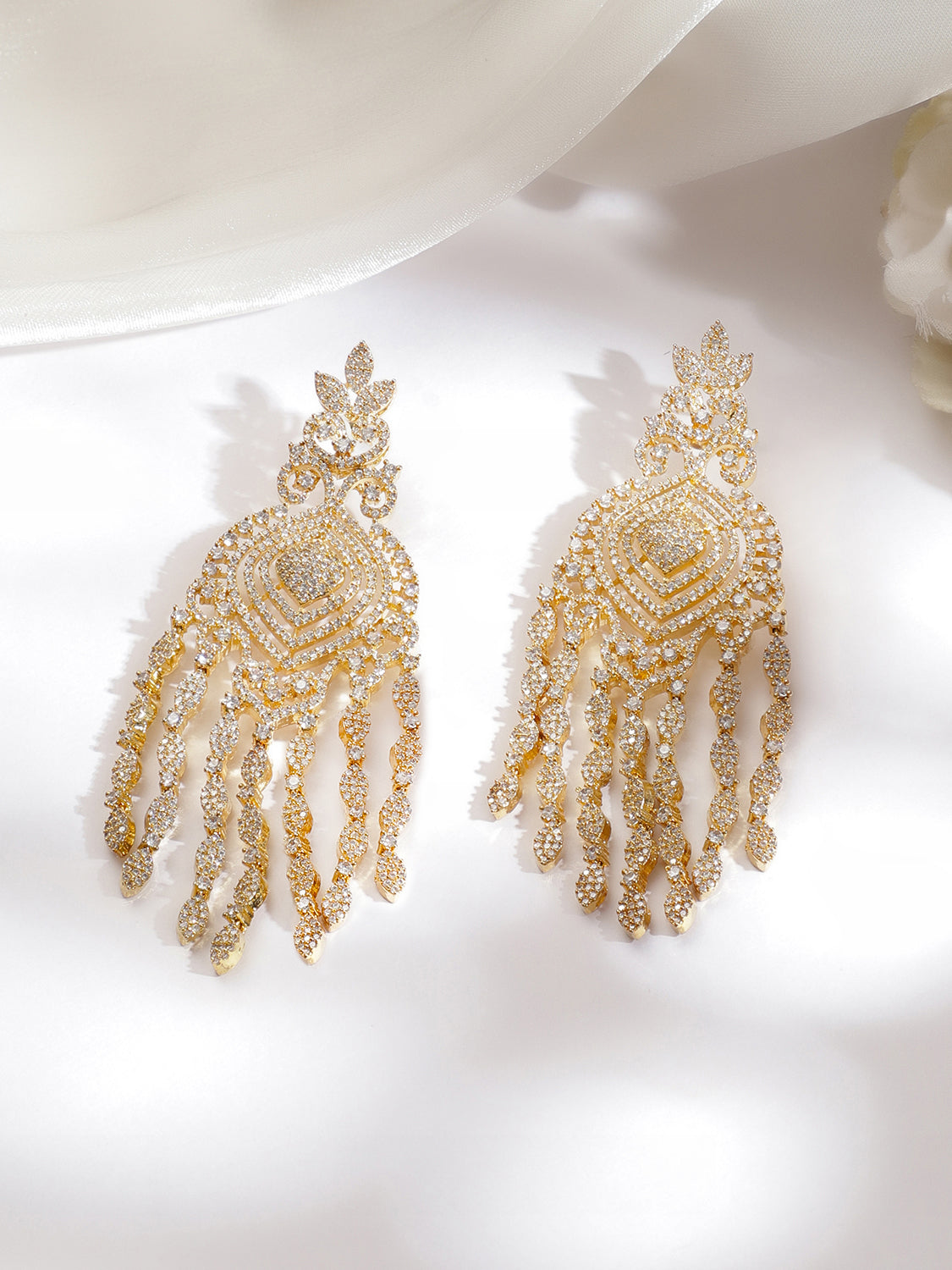 Glitter Trail Dangler Earrings フリーサイズ