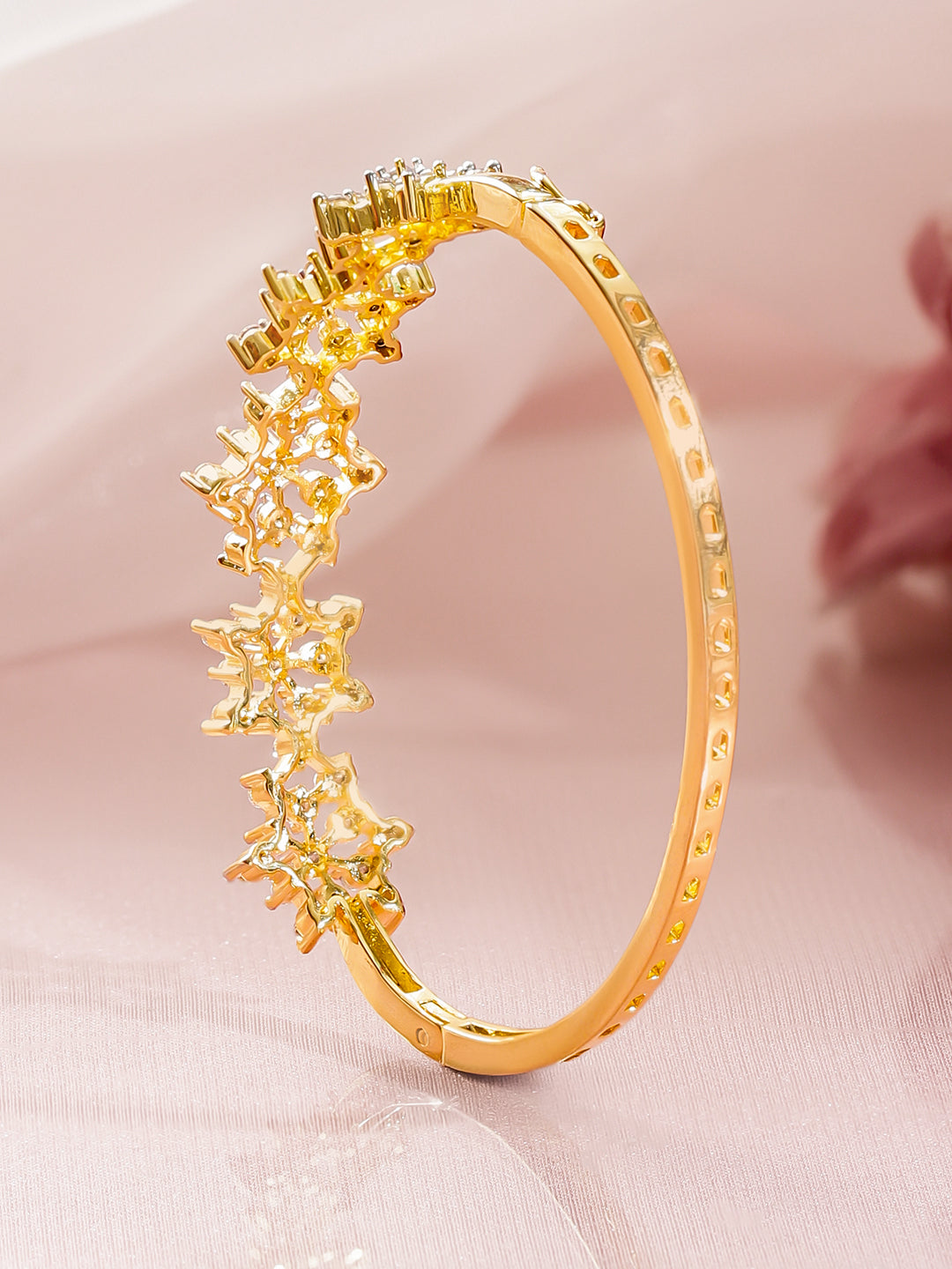 Rubans Women Brass Cubic Zirconia Handcrafted Gold-Plated Bangle-Style Bracelet フリーサイズ