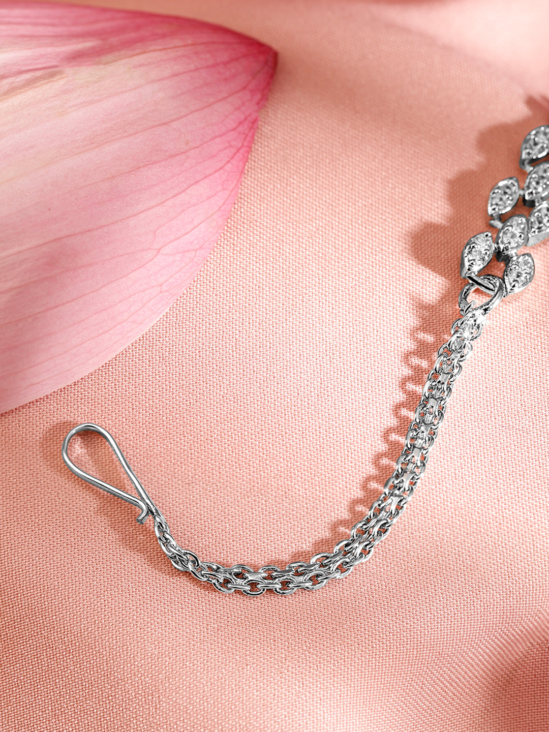【Rubans】 Rhodium Plated Red & White Cubic Zirconia Maang Tikka|ロジウムメッキ レッド&ホワイト キュービックジルコニア マーンティッカ(額飾り)