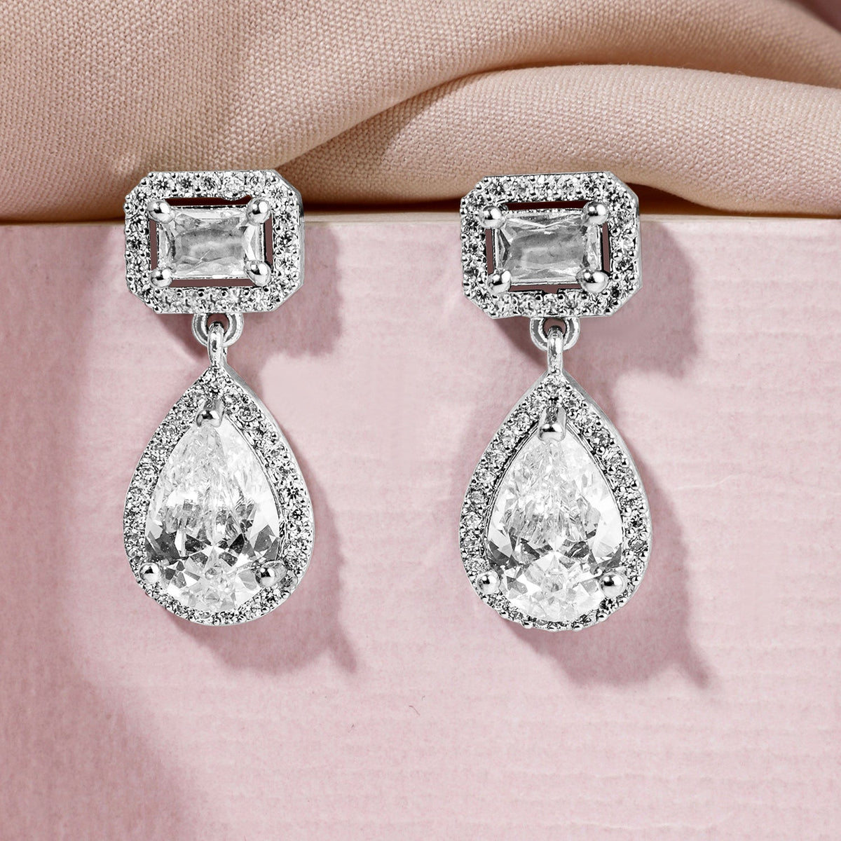 【Rubans】 Glitz & Glow Rhodium-Plated American Diamond Zirconia Drop Earrings|グリッツ&グロウ ロジウムメッキ アメリカンダイヤモンド ジルコニア ドロップピアス