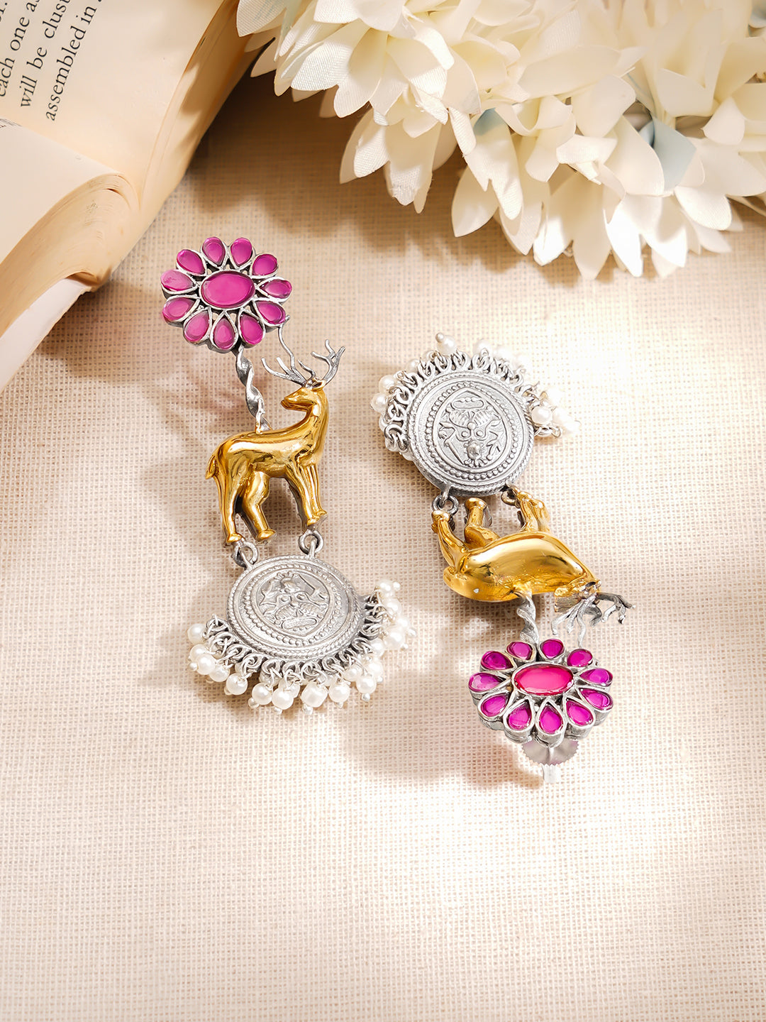 【Rubans】 Oxidised Silver-Toned Deer Motif Coin Drop Earrings|オキシダイズド シルバートーン ディアモチーフ コインドロップ イヤリング