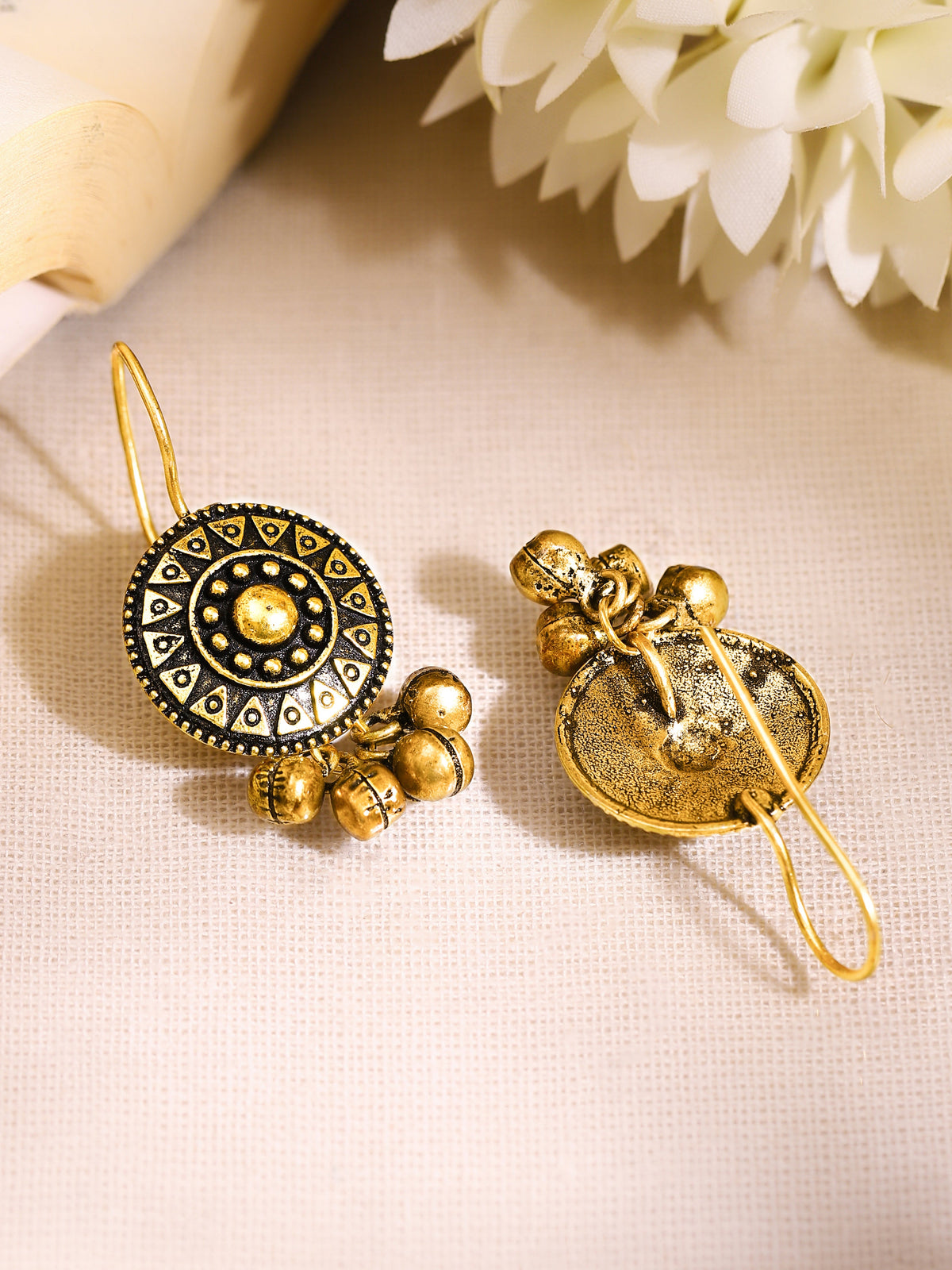 【Rubans】Oxidised Tribal Sunburst Gold Ghungroo Earrings|いぶし加工 トライバル サンバースト ゴールド グングルー ピアス