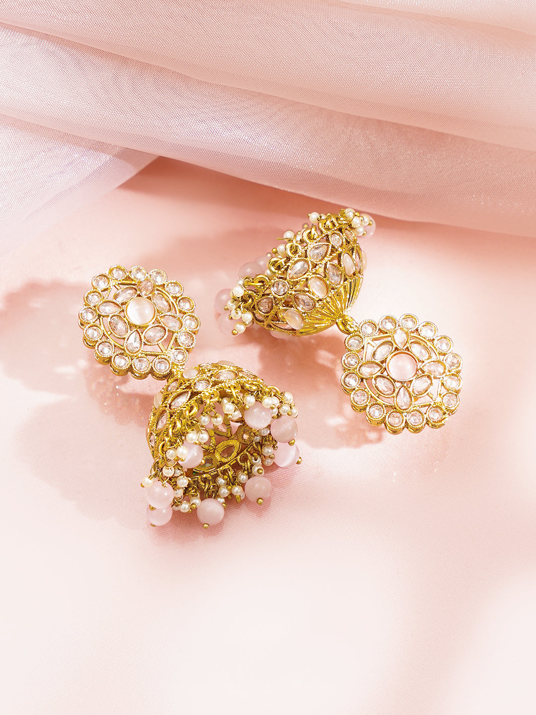 【Rubans】 Antique Gold Plated Pastel Pink Kundan Pearl Jhumka Earrings|アンティークゴールドメッキ パステルピンク クンダン パール ジュムカ