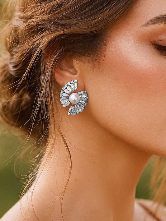 Crystal Embellished Pearl Stud Earrings フリーサイズ
