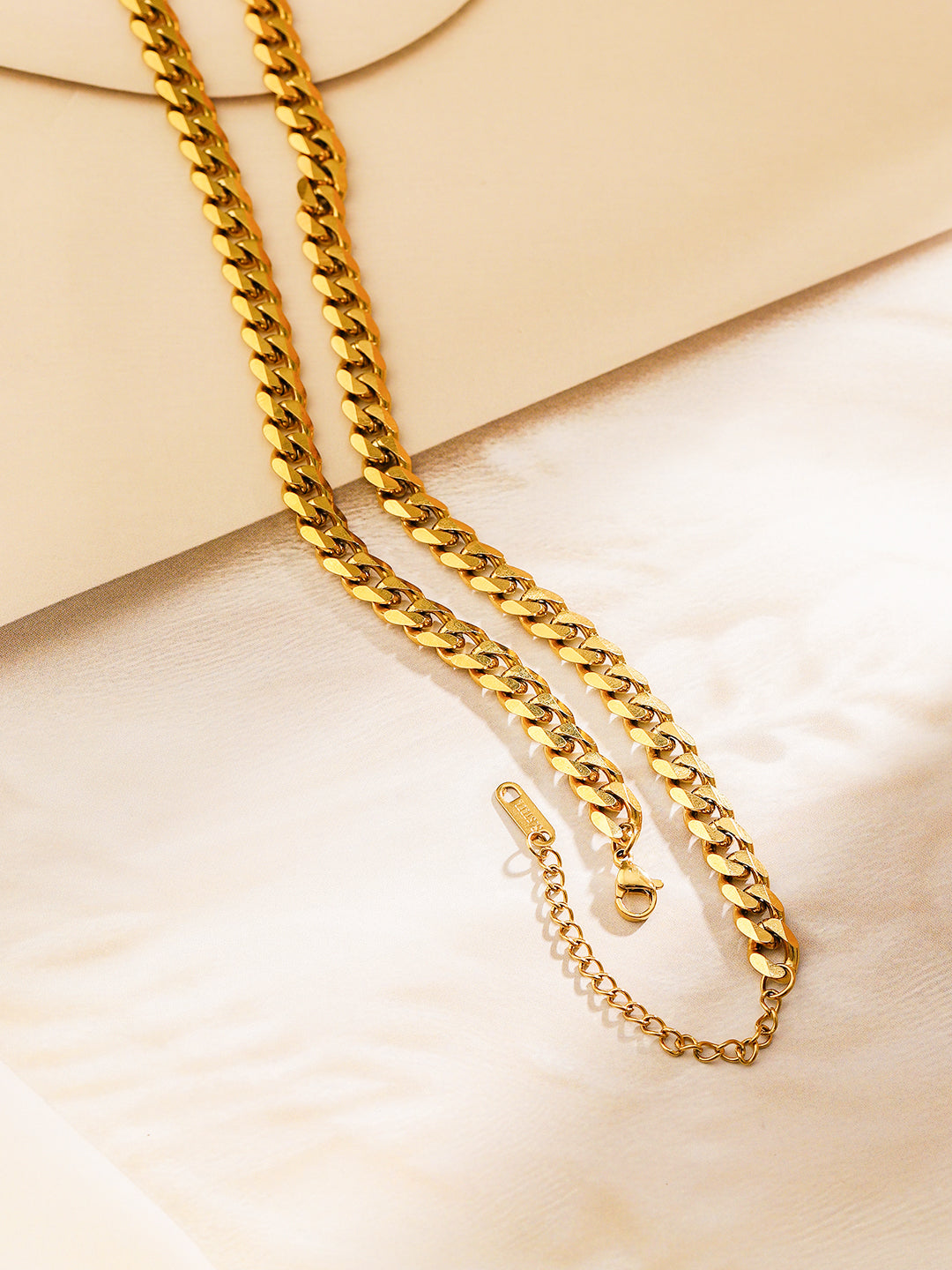【Rubans】 Bold 18K Gold-Plated Stainless Steel Tarnish-Free Waterproof Cuban Chain Necklace|18K ゴールドメッキ ステンレス キューバンチェーン ネックレス