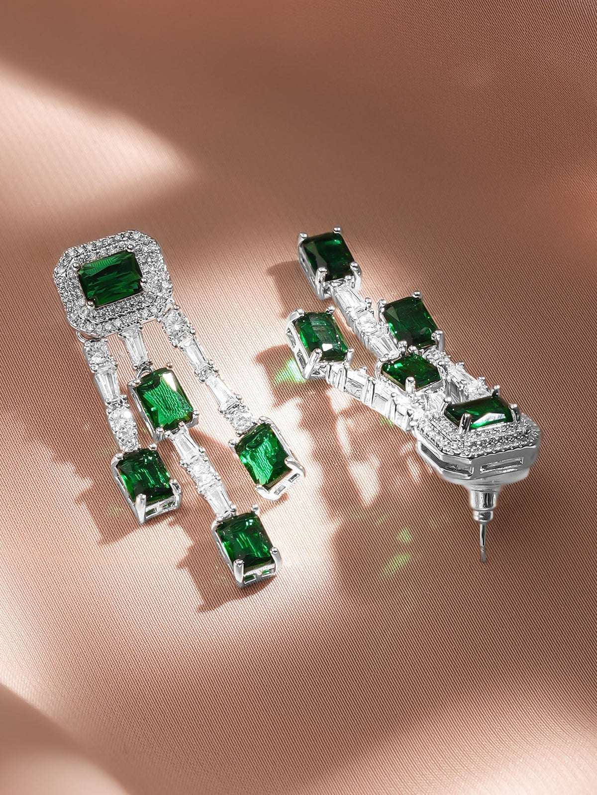 Rubans Rhodium-Plated Emerald Green & White Crystal AD Studded Statement Drop Earrings フリーサイズ