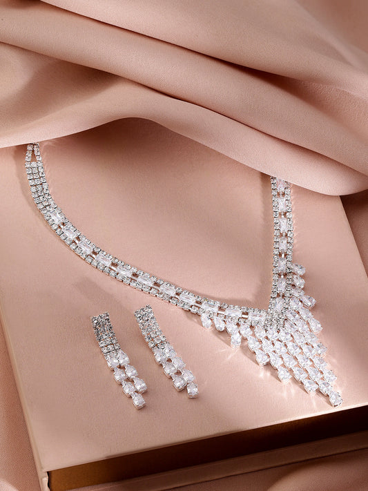 【Rubans】 Studded Necklace Set In American Diamond Zirconia|ロジウムメッキ クリスタル AD ジルコニア V字 ネックレスセット
