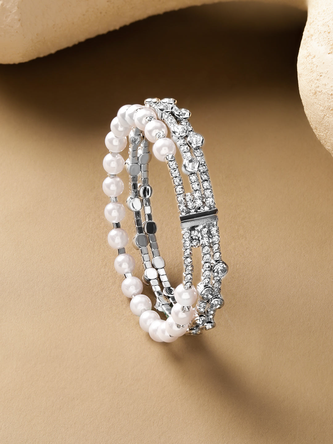 【Rubans】 White Studded Pearl Embellished Golden Bracelet|ホワイトストーン&パール ゴールデン ブレスレット