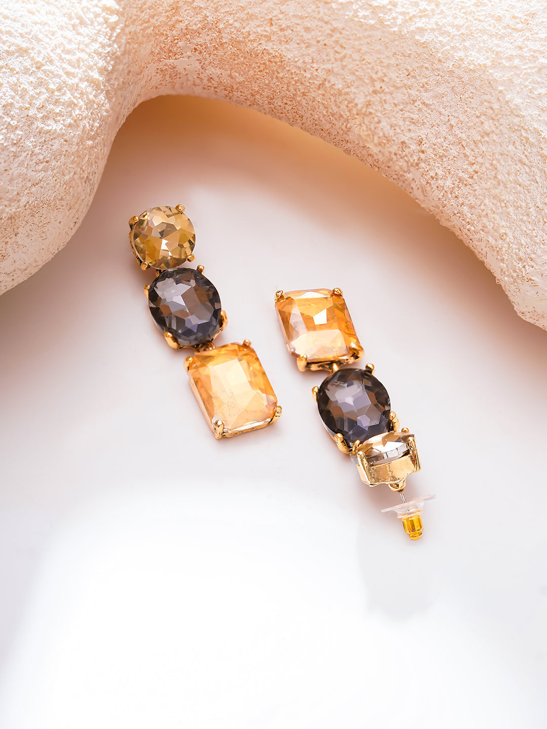 【Rubans】Gold Plated Champagne Smoke Triple Crystal Drop Earrings|ゴールドメッキ シャンパンスモーク トリプル クリスタル ドロップピアス