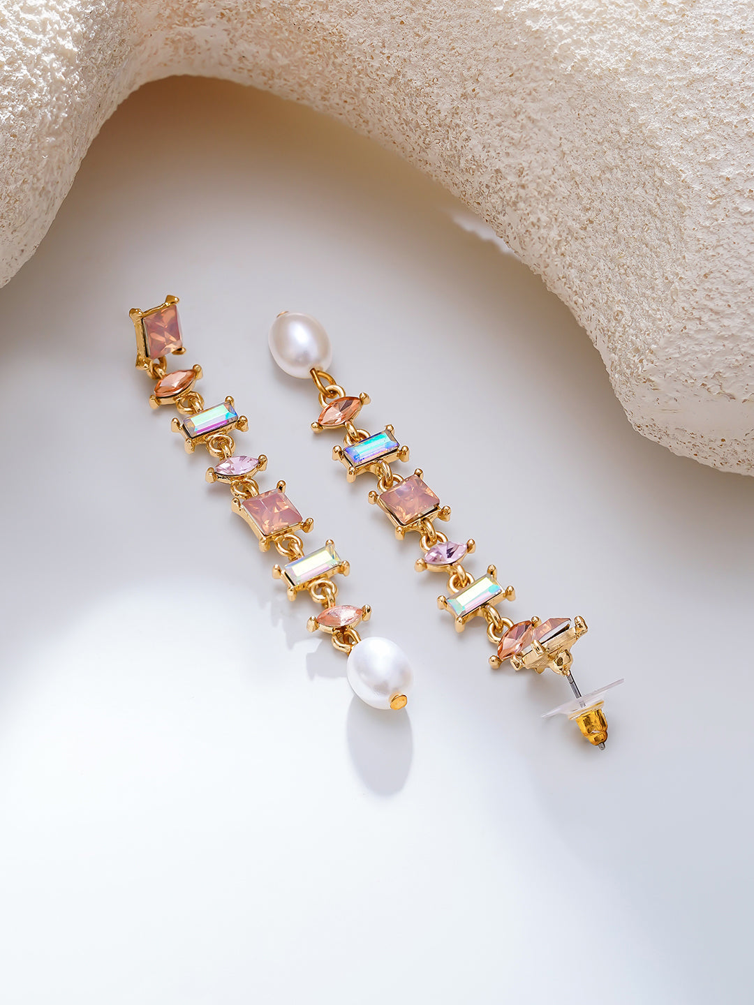 【Rubans】Gold Plated Pearl Whisper Crystal Linear Earrings|ゴールドメッキ パールウィスパー クリスタル リニアピアス