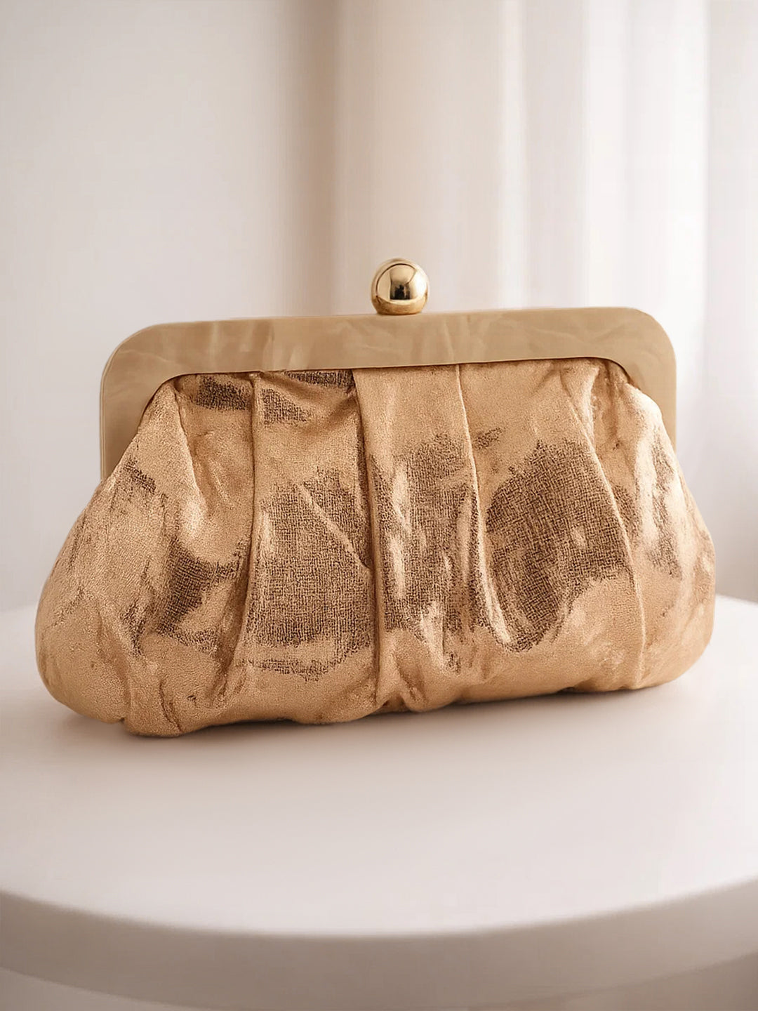 Shimmer Gold Sequin Draped Frame Clutch フリーサイズ