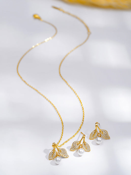 【Rubans】 18K Gold-Plated Flora Pearl Drop Pendant Set with Sparkling Crystal Accents|18K ゴールドメッキ フローラ パールドロップ ペンダントセット クリスタルアクセント