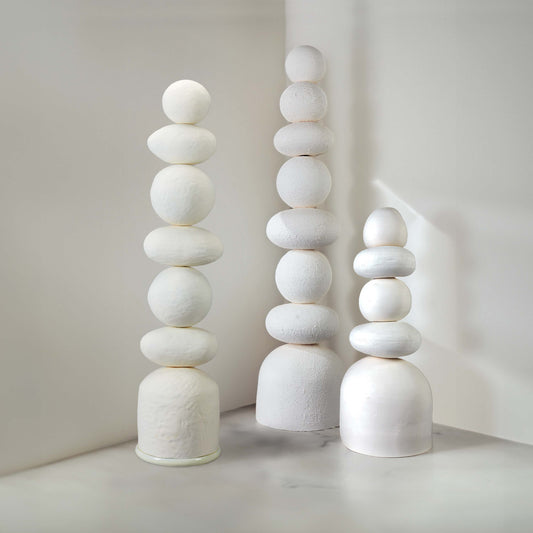 IVORY TOTEM 32(長さ) x 32(幅) x 150(高さ)