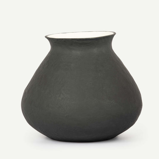 ROTUND NOIR VASE 22.9(長さ) x 22.9(幅) x 25.9(高さ); 直径: 22.9