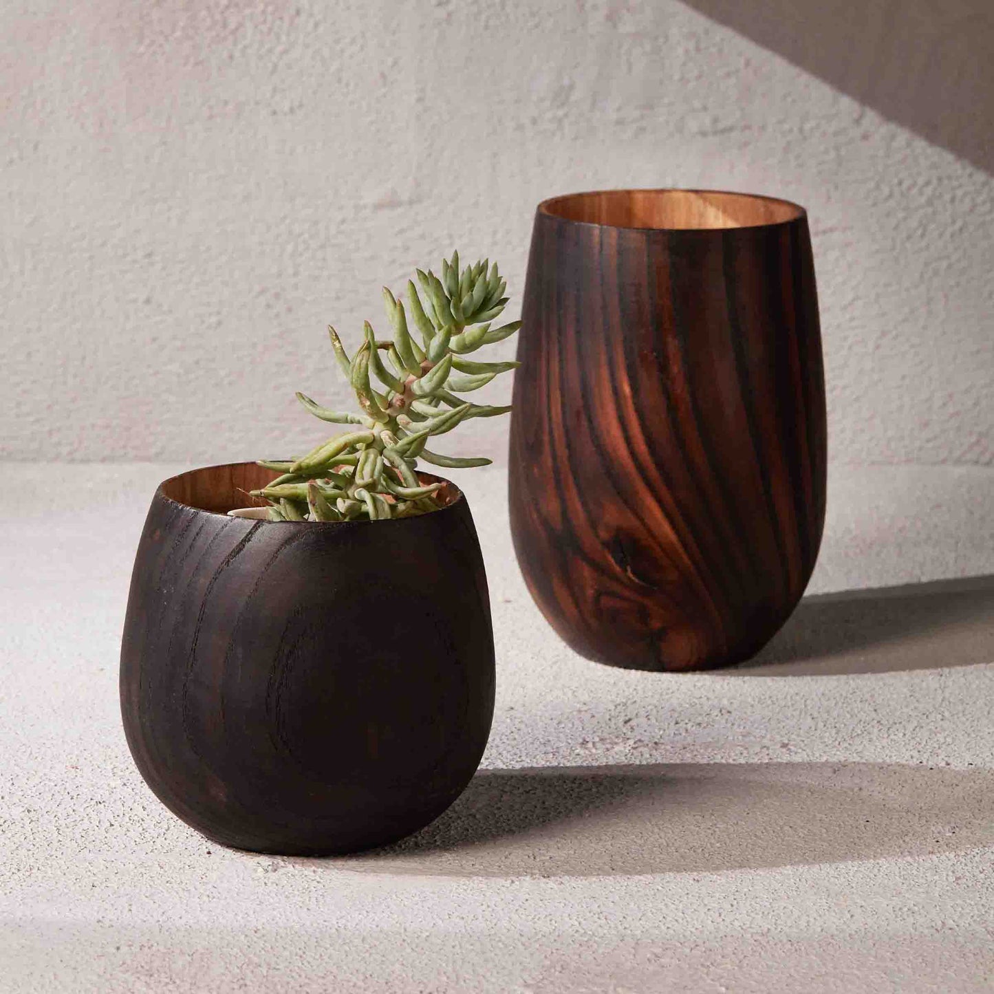 HICKORY WOODEN VASE 13.3(長さ) x 13.3(幅) x 20.3(高さ); 直径: 13.3