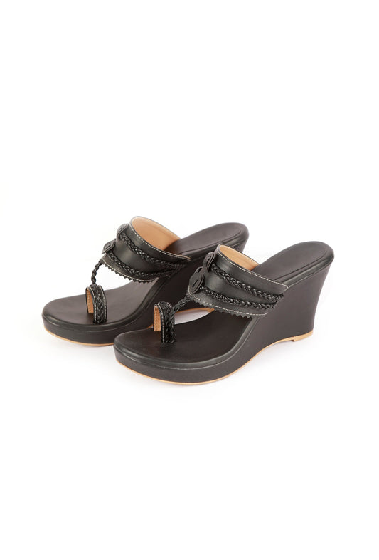 Classic Black Vegan Leather Kolhapuri Wedges サイズ EU38