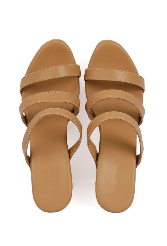 Peanut Brown Wooden Carved Strappy Platform Wedges サイズ EU37