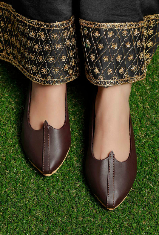 Chocolate Brown Cruelty-Free Leather Juttis サイズ EU38