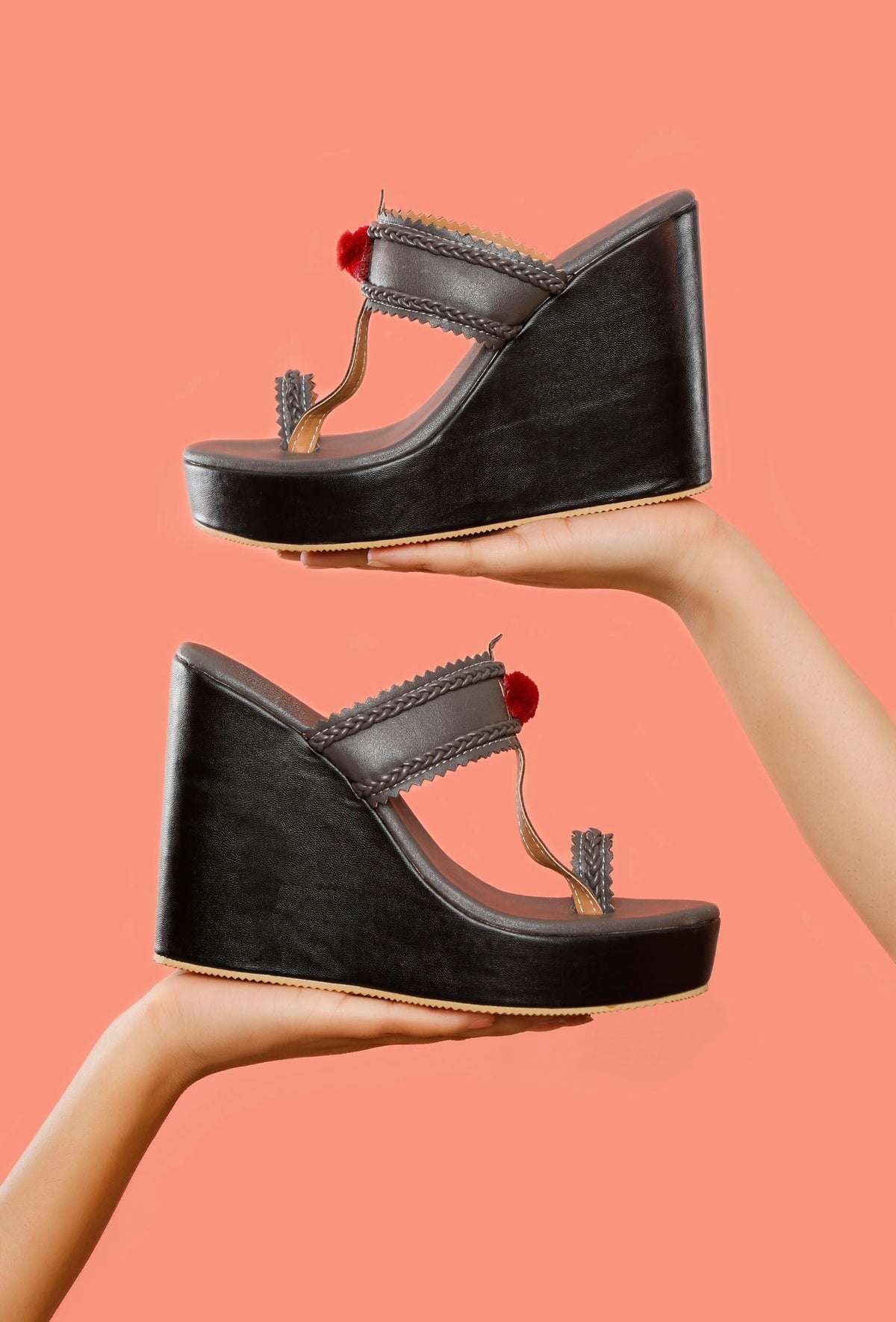 Matte Finish Vegan Leather Kolhapuri Inspired Wedges サイズ EU36