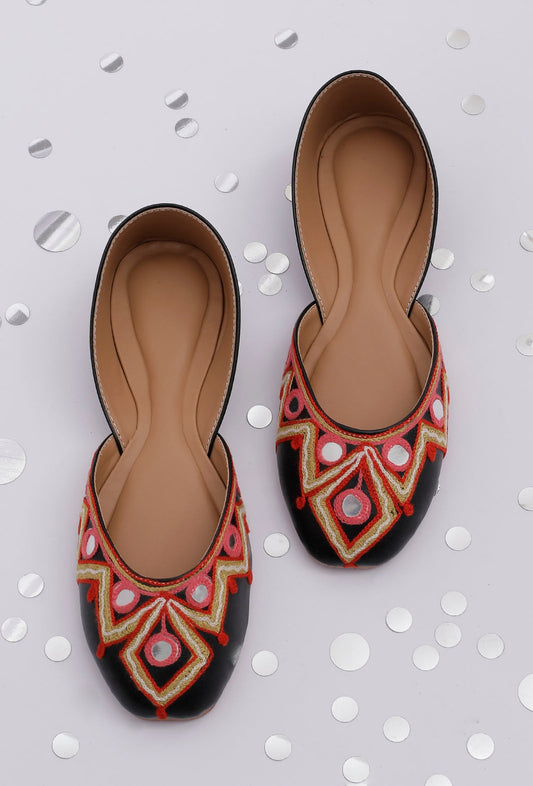 Red & Pink Kutch Juttis サイズ EU38