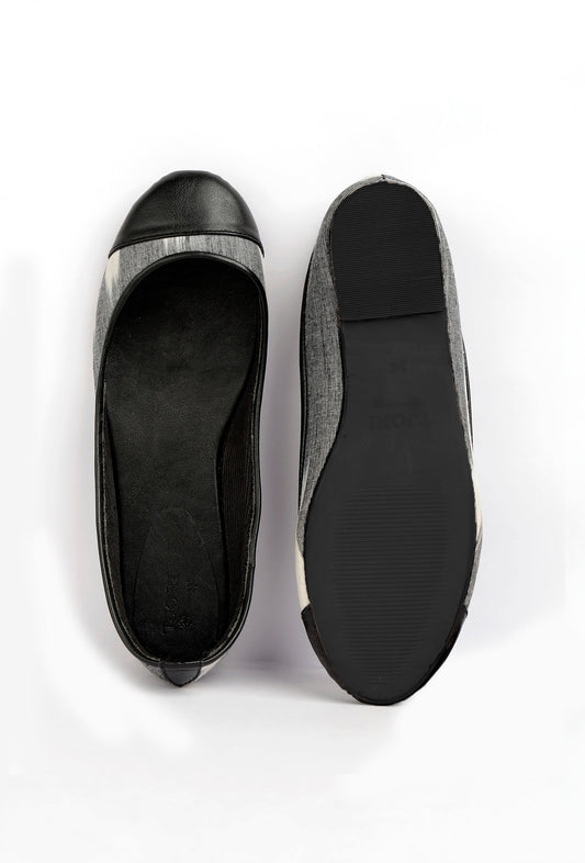 Black and White Ikat Cruelty Free Leather Flat Ballerinas サイズ EU38