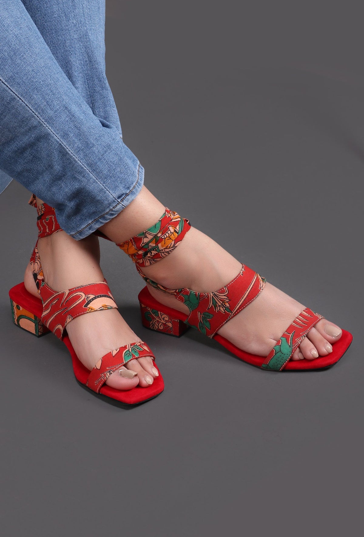 Scarlet Red Kalamkari Tie Up Heels サイズ EU36
