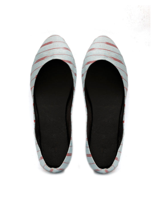 Ice Blue & Red Ikkat Cruelty Free Leather Flat Ballerinas サイズ EU38