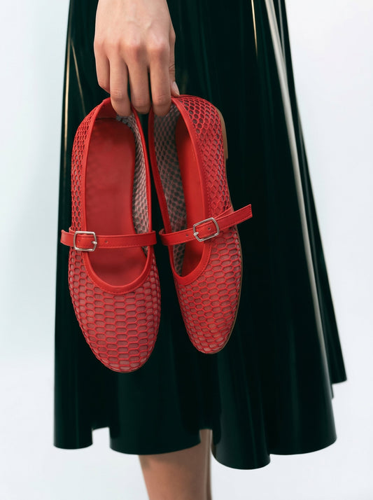 Red Scarlet Mesh Mary Jane Flats with an Adjustable Buckle サイズ EU38