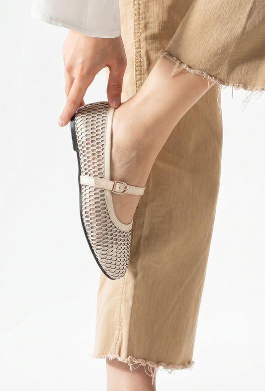 Beige Mesh Mary Jane Ballet Flats with an Adjustable Buckle サイズ EU38