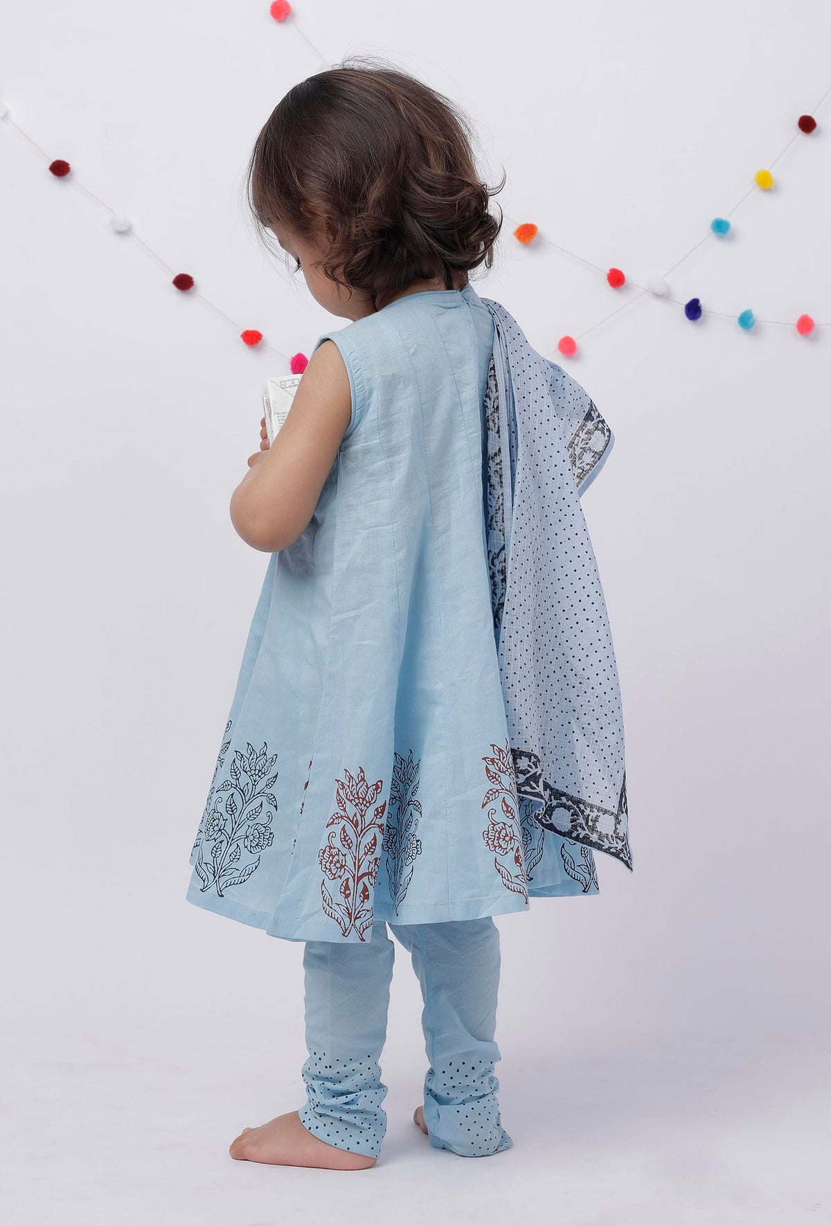 Set of 3: Amaira Candy Blue Handblock Kurta with Cotton Chooridar and Handblock Dupatta サイズ 3〜6か月
