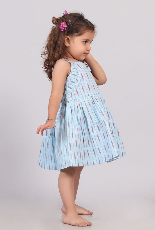 Sky Blue Ikat Sleeveless Flared Dress サイズ 3〜4歳