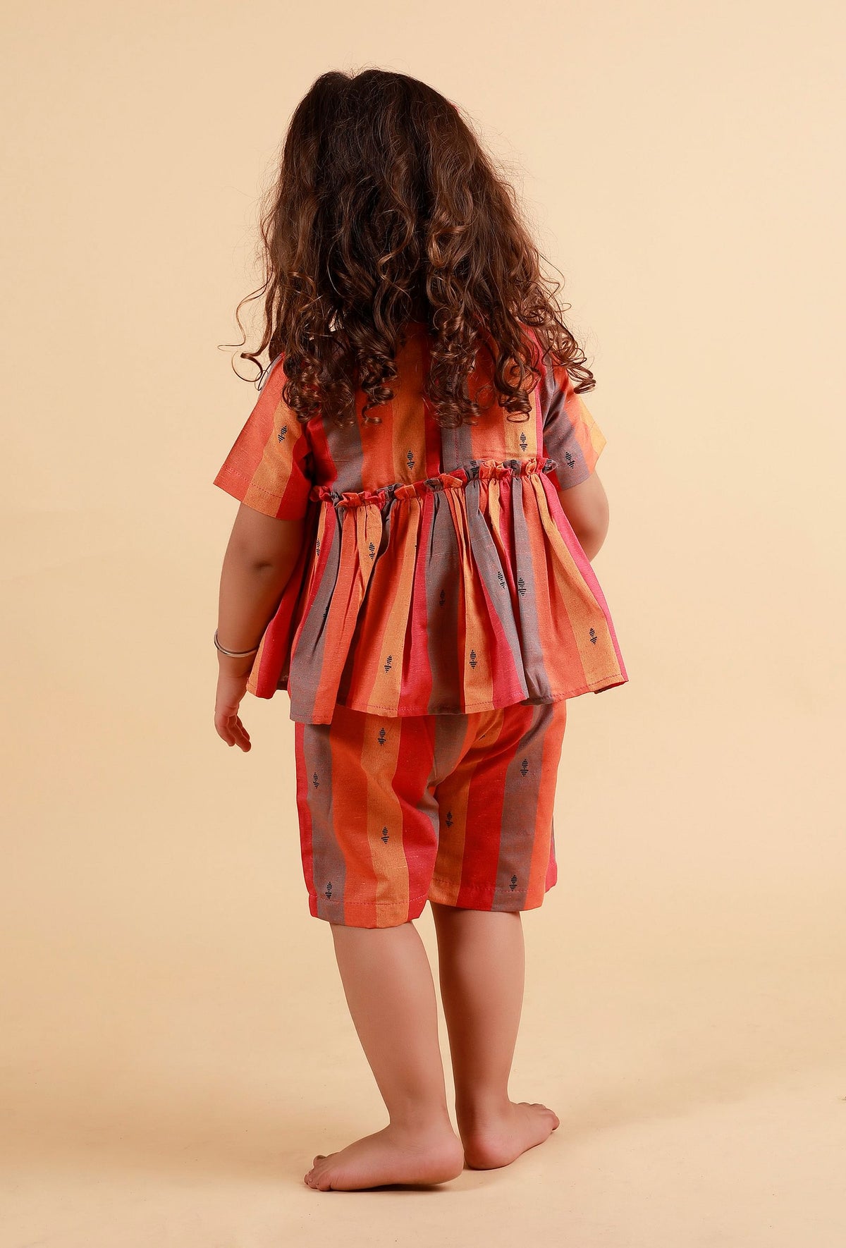 Set of 2: Pink Striped Top with Multicolor Striped Woven Shorts サイズ 6〜9か月