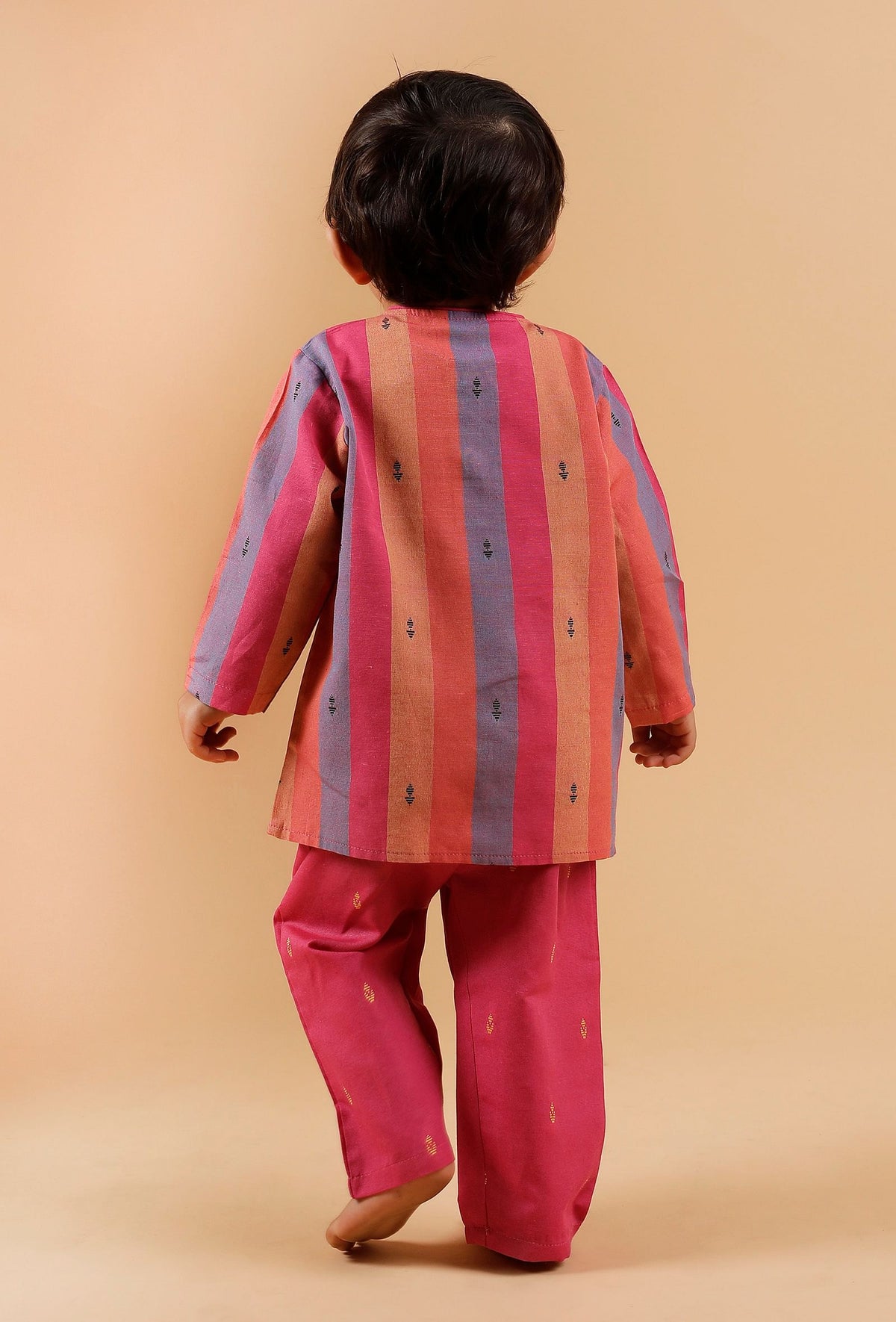 Set of 2: Pink Striped Kurta Paired with Pink Buti Woven Pant サイズ 3〜6か月
