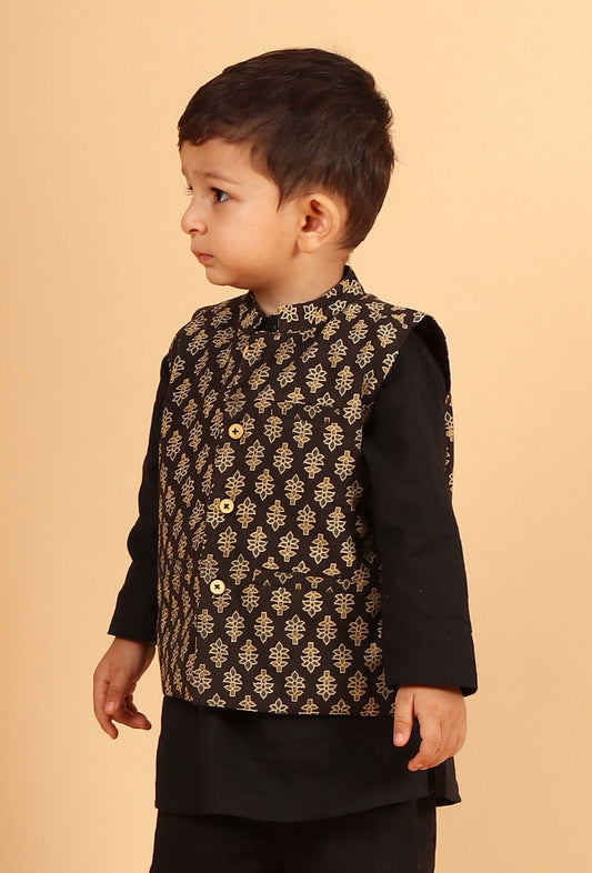 Mehul Black Ajrakh Print Cotton Nehru Jacket サイズ 4〜5歳