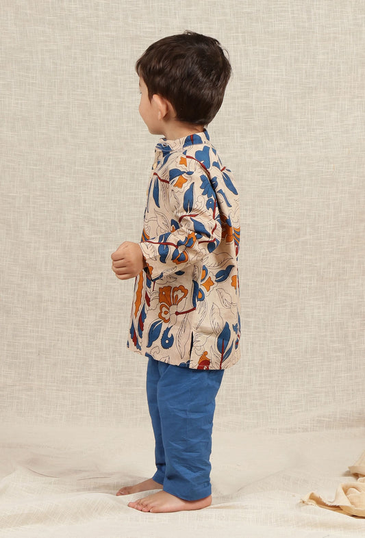 Set of 2: Aaron Beige Cream Kalamkari Printed Cotton Kurta & Blue Pyjama サイズ 0〜3か月