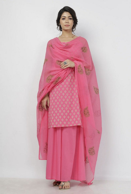 Set of 3: Gul Pink Buti Hand-Block Printed Cotton Slip with Plain Flared Palazzo and Floral Hand-Block Printed Kota Dupatta サイズ M