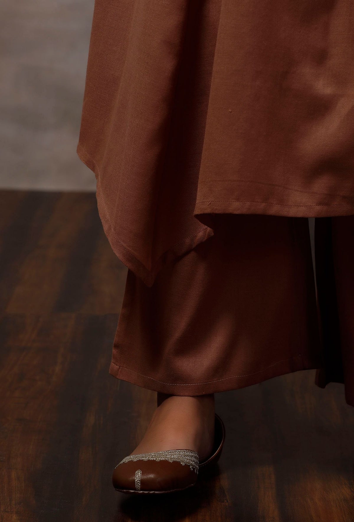 Tara Taupe Asymmetrical Woollen Kurta サイズ L