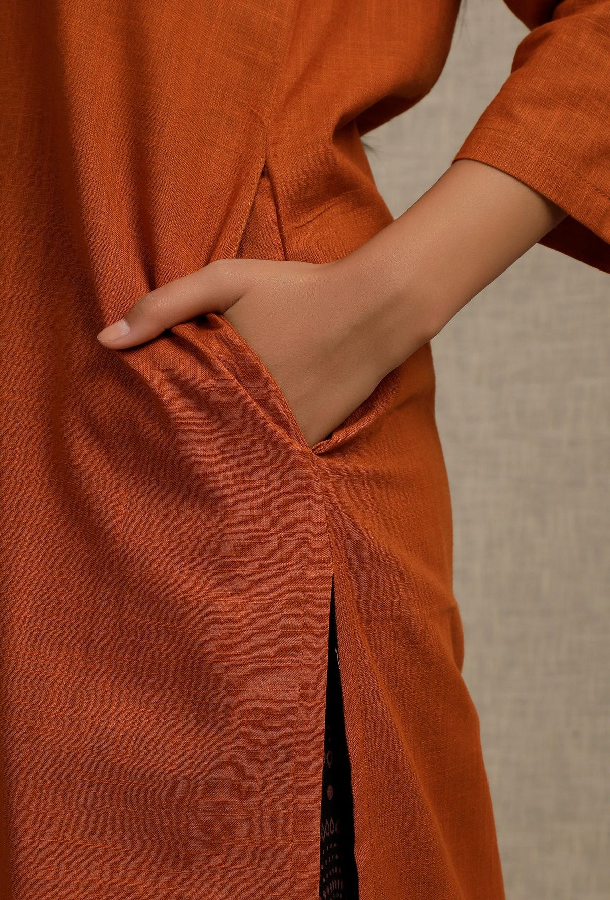 Orange Rust Cotton Slub Kurta with Mirror Embroidery サイズ XL