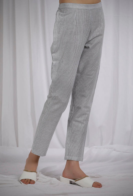 Grey Striped Straight Fit Cotton Pants サイズ XS