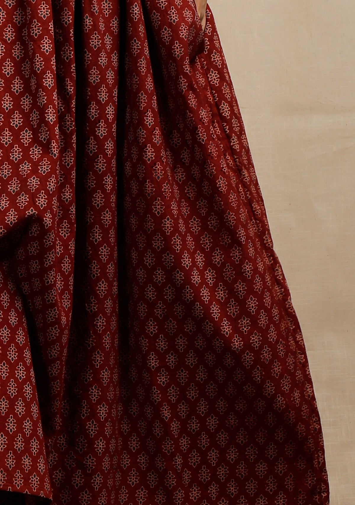 Red Ajrakh Print Flared and Gathered Kurta with Pockets サイズ XL