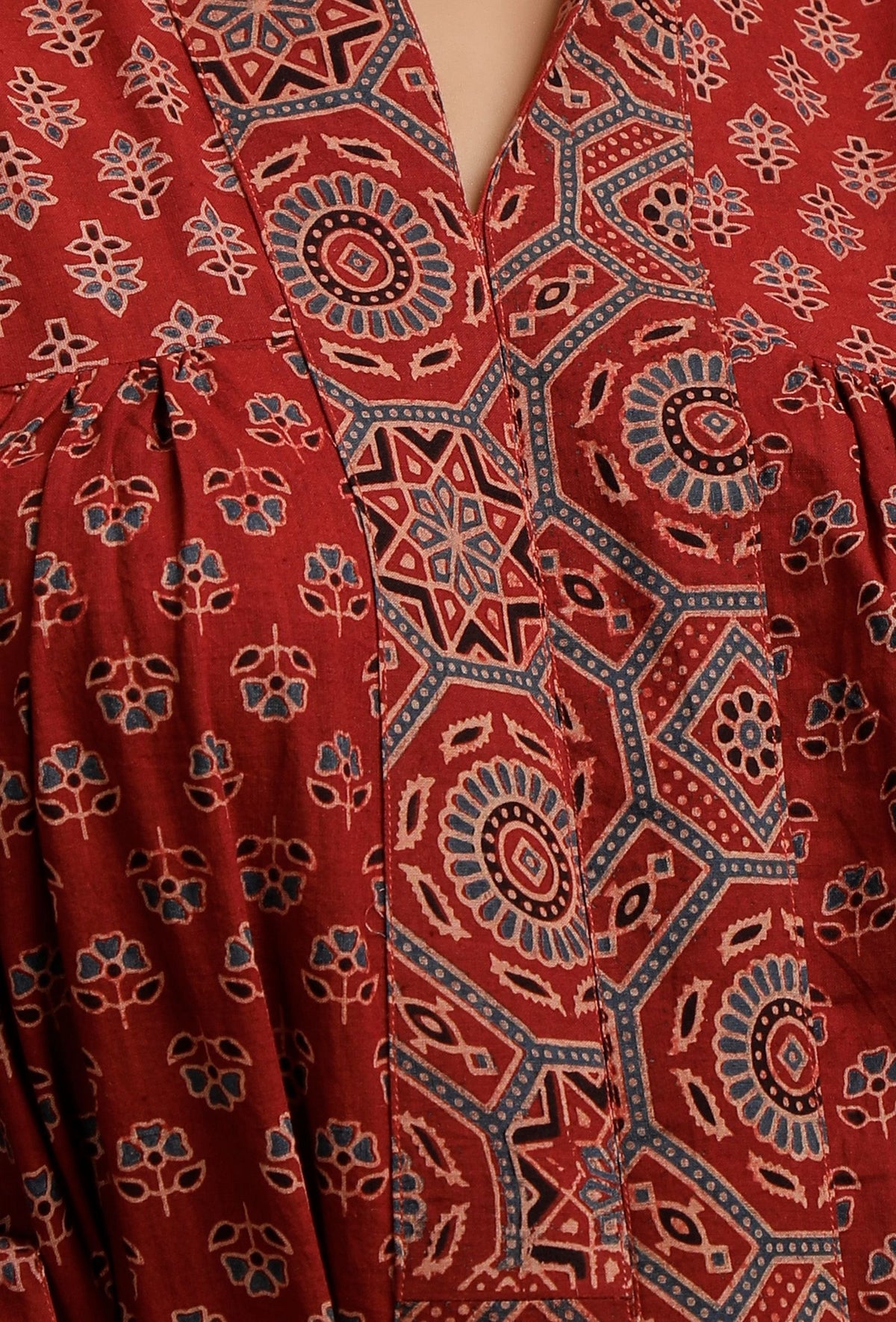 Red Ajrakh Print Gathered and Flared Kurta サイズ M